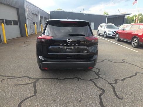 Used 2024 Nissan Rogue S AWD/4WD image 4