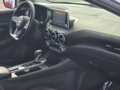 Used 2022 Nissan Sentra SV image 6