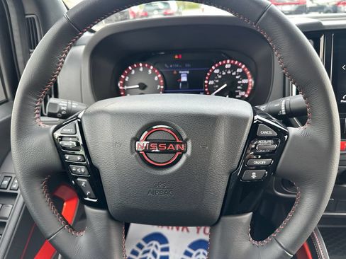 Used 2025 Nissan Frontier PRO-4X AWD/4WD image 19
