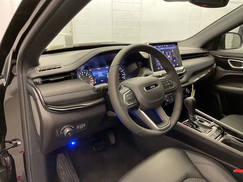 New 2026 Jeep Compass Latitude image 13