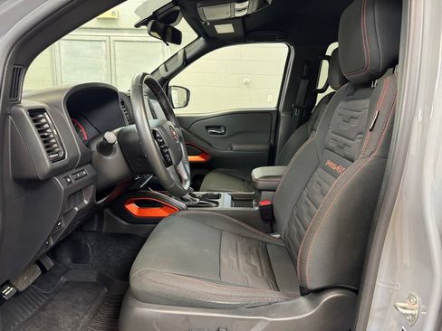Used 2024 Nissan Frontier PRO-4X w/ Technology Package AWD/4WD image 13