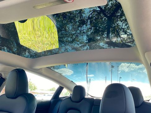 Used 2023 Tesla Model 3 Standard Range image 12