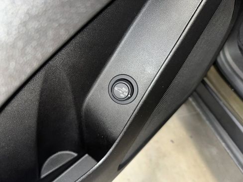 Certified 2024 Chevrolet Equinox LT w/ LPO, Floor Liner Package image 6