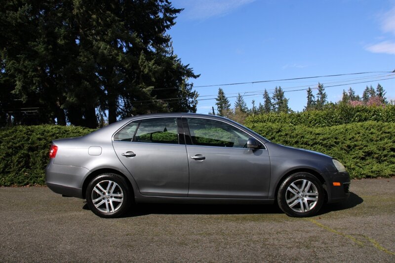 Used 2005 Volkswagen Jetta 2.5 FWD image 12