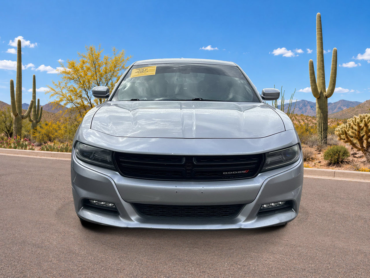 Used 2017 Dodge Charger SXT RWD image 3