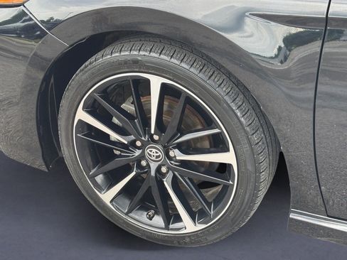 Used 2019 Toyota Camry XSE FWD image 9
