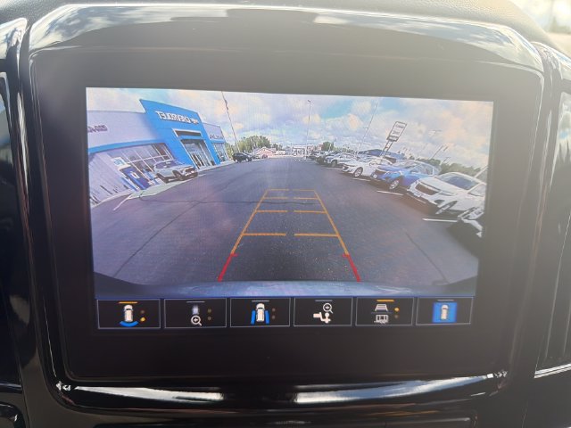 Used 2023 Chevrolet Traverse LT w/ Rear Camera Mirror Package AWD/4WD image 24