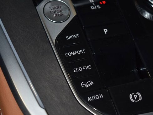 Certified 2025 BMW X7 xDrive40i image 15