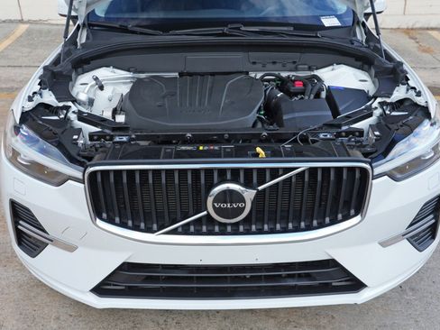 Used 2023 Volvo XC60 B5 Core w/ Climate Package FWD image 7