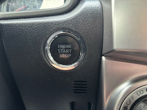 Used 2022 Toyota 4Runner SR5 image 22