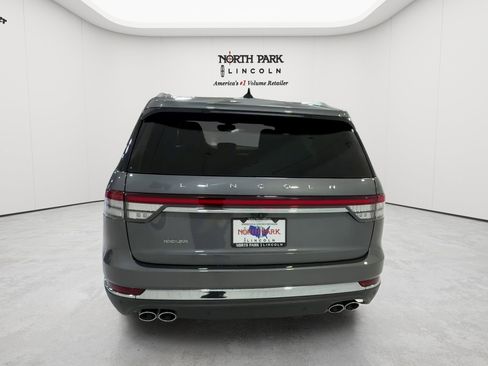 Used 2024 Lincoln Aviator Reserve w/ Elements Package Plus RWD image 4