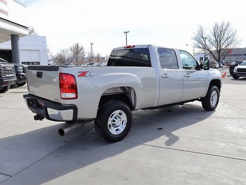 Used 2008 GMC Sierra 2500 SLT w/ Z71 Off-Road Package image 6