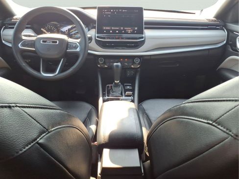 Used 2025 Jeep Compass Limited AWD/4WD image 14