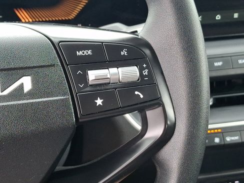 Used 2025 Kia K4 FWD image 21