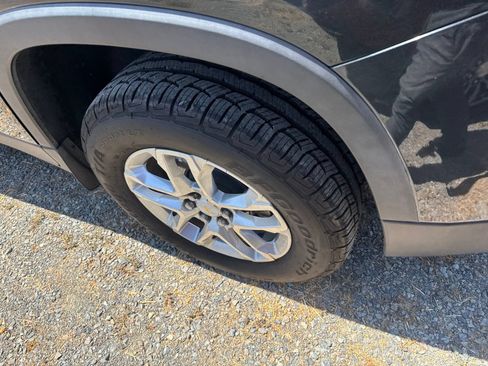 Used 2018 Chevrolet Traverse LT FWD image 12