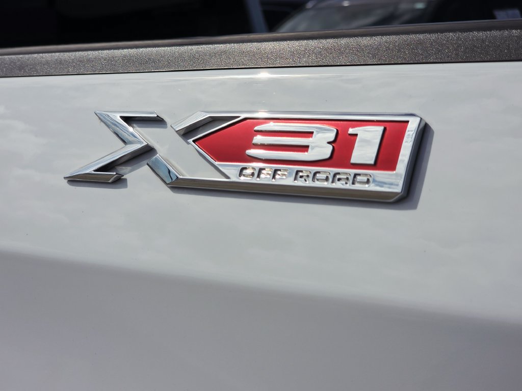 Used 2024 GMC Sierra 1500 SLT AWD/4WD image 10