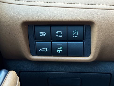 New 2025 Toyota Highlander Platinum image 31