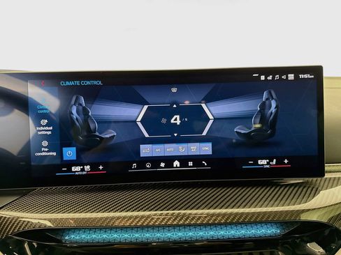 Used 2025 BMW M4 xDrive Competition w/ M Carbon Exterior Package AWD/4WD image 16