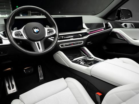 Used 2025 BMW X6 M60i image 2