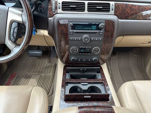 Used 2009 GMC Yukon XL Denali AWD/4WD image 20