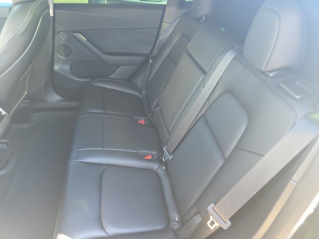 Used 2021 Tesla Model Y Long Range AWD/4WD image 9