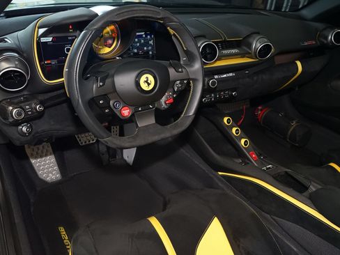 Used 2022 Ferrari 812 GTS RWD image 11