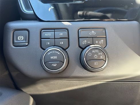 Used 2025 Chevrolet Silverado 1500 LT Trail Boss w/ Convenience Package II image 24