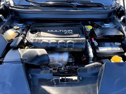 Used 2017 Jeep Cherokee Limited image 32