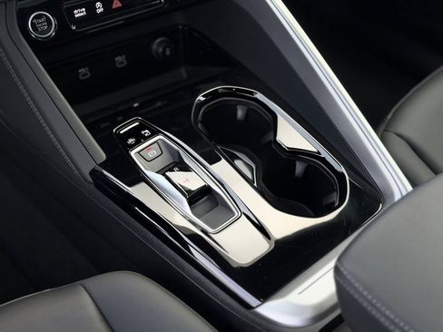 Certified 2025 Audi Q5 2.0T Premium Plus w/ Premium Plus image 18