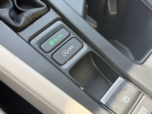 Used 2025 Honda Accord SE image 26