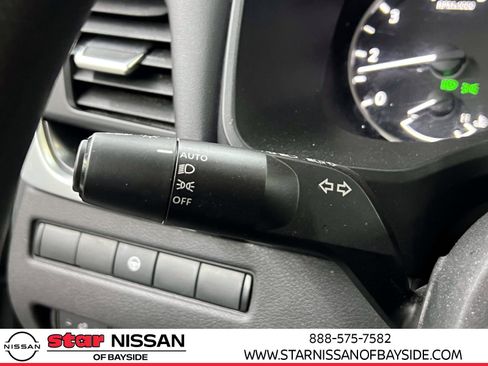 Used 2024 Nissan Rogue SV image 23