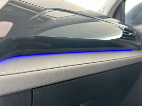 Used 2022 Volkswagen Taos SEL image 29