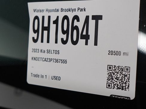 Used 2023 Kia Seltos SX w/ SX Sunroof Package image 34