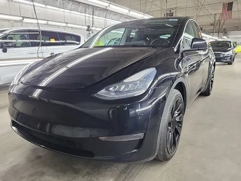 Used 2021 Tesla Model Y Long Range AWD/4WD image 4