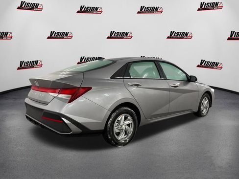 New 2026 Hyundai Elantra SE image 5