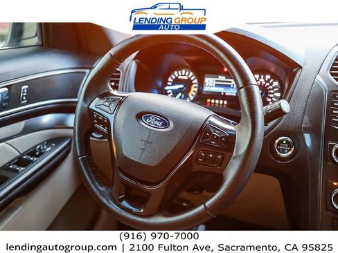 Used 2018 Ford Explorer XLT FWD image 14