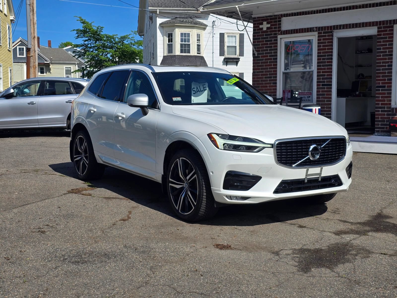 Used 2019 Volvo XC60 T6 R-Design w/ Protection Package Premier AWD/4WD image 1