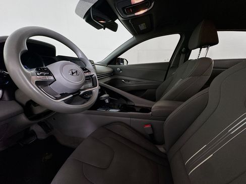 Used 2023 Hyundai Elantra Blue image 21