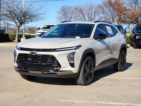 New 2026 Chevrolet Trax ACTIV w/ Sunroof Package image 2