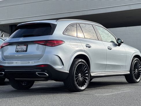 Certified 2025 Mercedes-Benz GLC 300 image 4