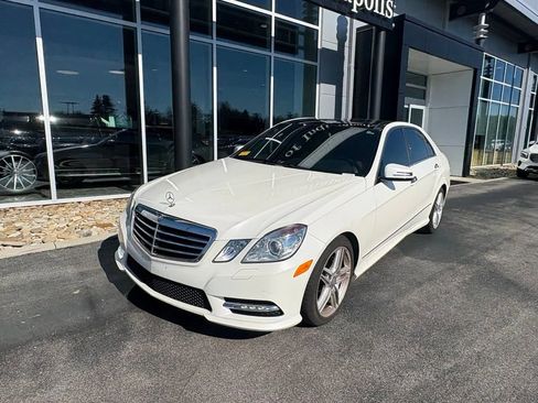 Used 2013 Mercedes-Benz E 350 4MATIC Sedan image 2