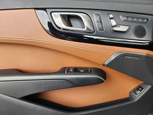 Used 2019 Mercedes-Benz SL 550 image 15