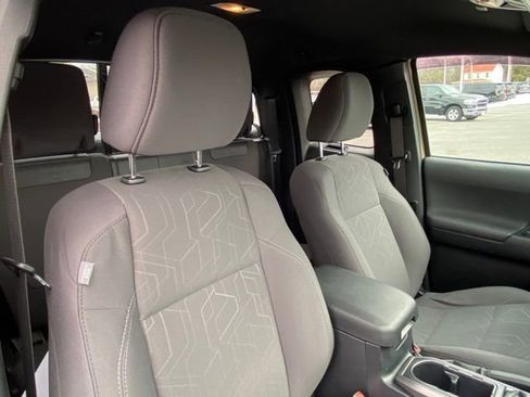 Used 2019 Toyota Tacoma TRD Off-Road image 21