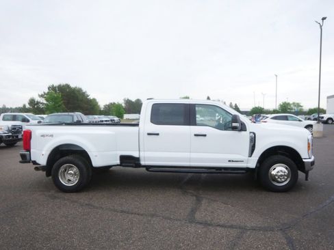 Used 2024 Ford F350 XLT AWD/4WD image 4