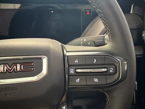 Used 2026 GMC Yukon AT4 w/ LPO, Floor Liner Package AWD/4WD image 40