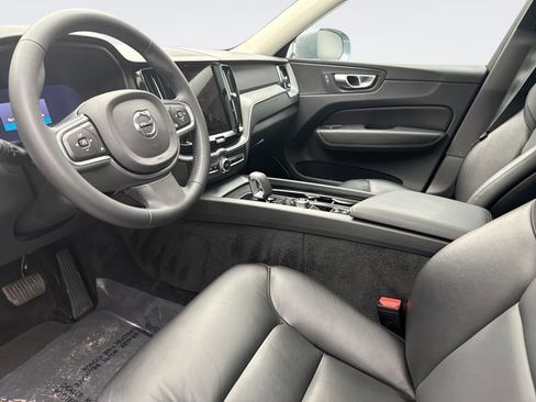 Used 2023 Volvo XC60 B5 Core AWD/4WD image 10