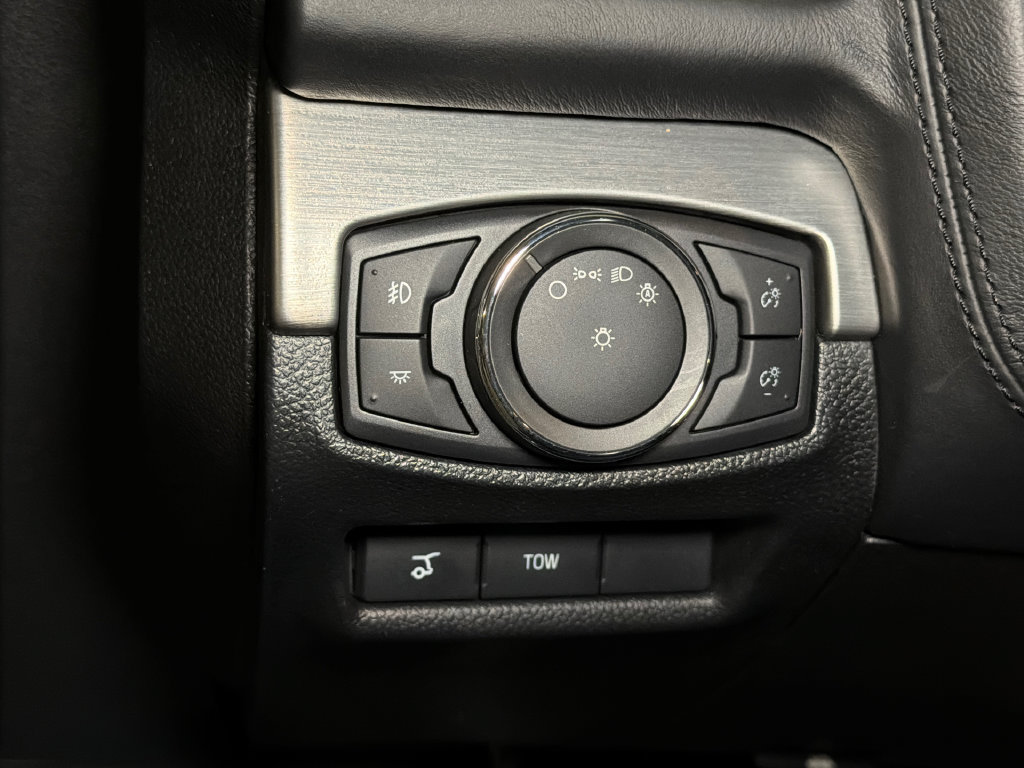 Used 2017 Ford Explorer Platinum AWD/4WD image 23