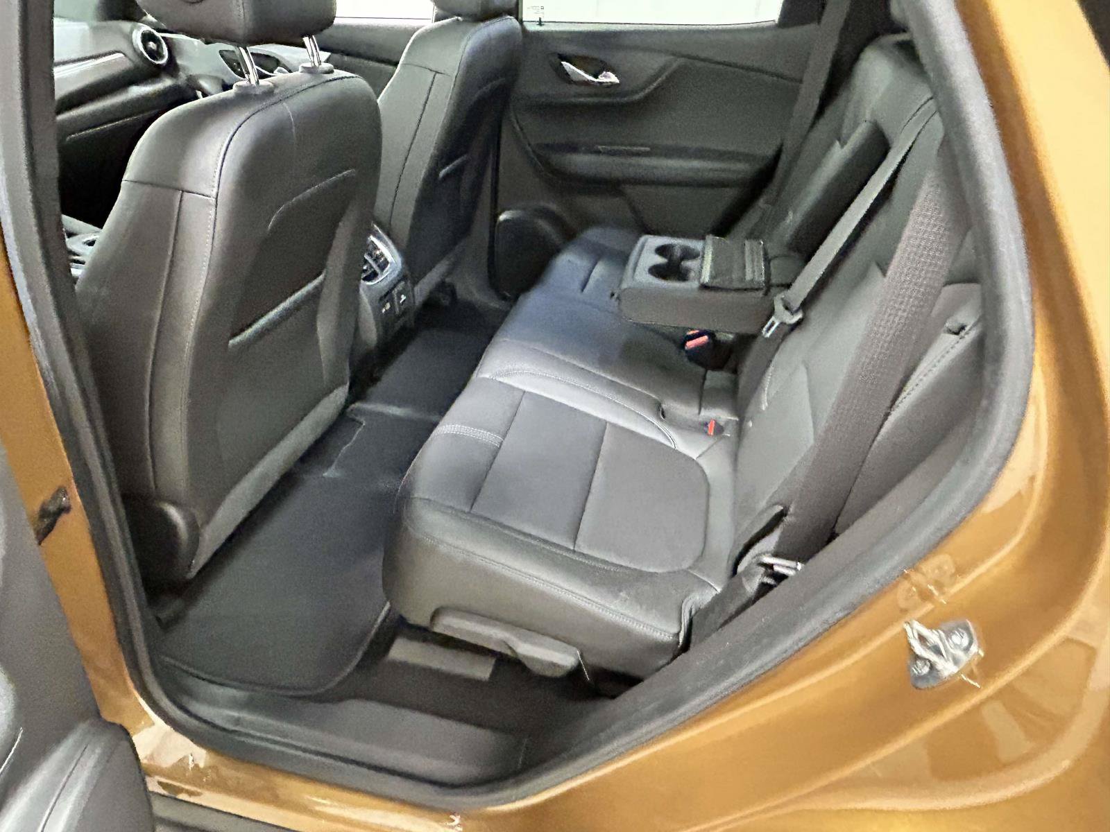 Used 2019 Chevrolet Blazer LT w/ Sun and Wheels Package FWD image 8