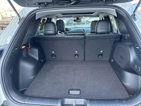 Used 2022 Jeep Cherokee Latitude w/ Sun & Sound Group image 43