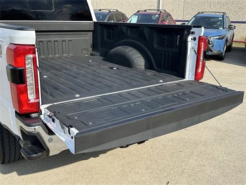 Used 2024 Ford F250 Lariat w/ Chrome Package image 35